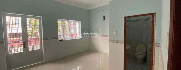 Bán nhà có diện tích rộng 100m2 vị trí đẹp tọa lạc ngay ở Bình Trị Đông, Bình Tân bán ngay với giá khủng 11.7 tỷ tổng quan căn này 6 PN, 6 WC-03