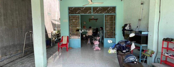DT 144m2 bán nhà ở vị trí thuận lợi tọa lạc ở Củ Chi, Hồ Chí Minh vào ở ngay-03