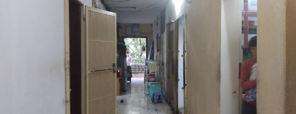 Cho thuê căn hộ khép kín tại trung tâm Hà Nội, tầng 3, điện nước riêng, chính chủ-03