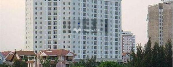 Hướng Bắc, bán chung cư vị trí đẹp ngay trên Bình Chánh, Hồ Chí Minh, tổng quan căn này gồm có 2 phòng ngủ, 1 WC nhà view bao đẹp-02