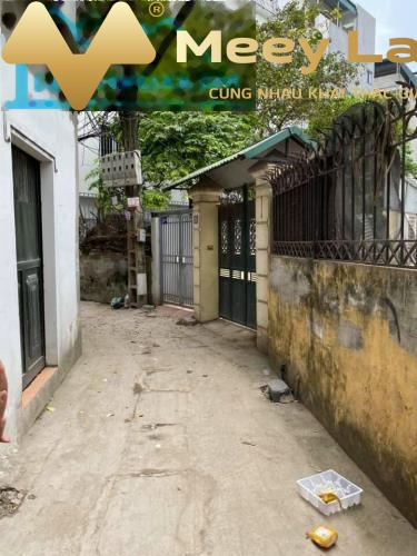 Vị trí đặt ngay trung tâm Ngọc Thụy, Long Biên, bán nhà vào ở luôn giá tốt bất ngờ chỉ 1,5 tỷ-01