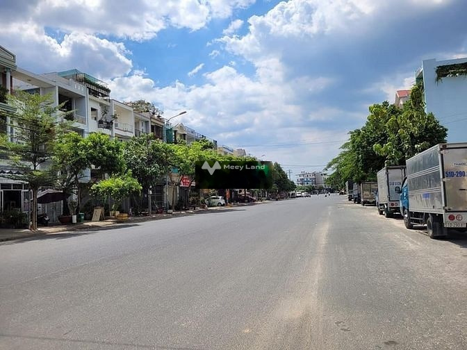 Tổng quan có tổng cộng 6 PN, bán biệt thự diện tích 119m2 bán ngay với giá cơ bản 11.5 tỷ vị trí tốt tại Nguyễn Văn Quá, Quận 12-01