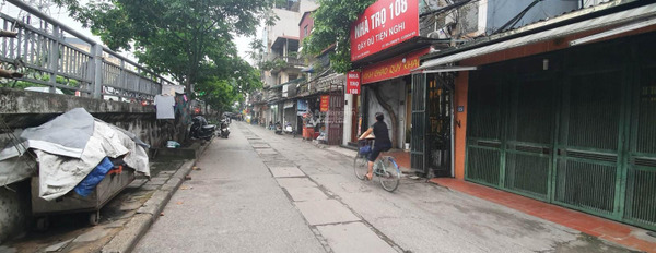 Có 40m2 cho thuê cửa hàng mt phố lớn 4 mét nằm trên Nguyễn Khoái, Hà Nội thuê ngay với giá hữu nghị chỉ 5 triệu/tháng, 1 WC nói không với trung gian-02