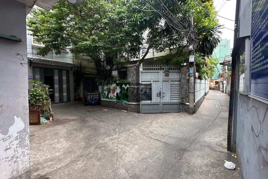 Có diện tích 2999m2 bán nhà vị trí mặt tiền tọa lạc ngay tại Quận 4, Hồ Chí Minh tổng quan ở trong nhà có 2 PN vui lòng liên hệ để xem trực tiếp-01