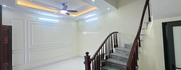 Nhà gồm 3 phòng ngủ bán nhà bán ngay với giá khởi đầu 4.1 tỷ diện tích khoảng 40m2 vị trí mặt tiền tọa lạc tại Long Biên, Hà Nội-02