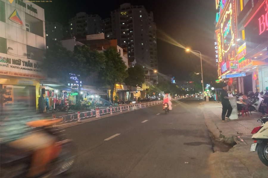 Nhà mặt tiền giá hẻm, Nguyễn Sơn, Tân Phú, 80m2, 2 tầng, xe hơi vào ngủ-01
