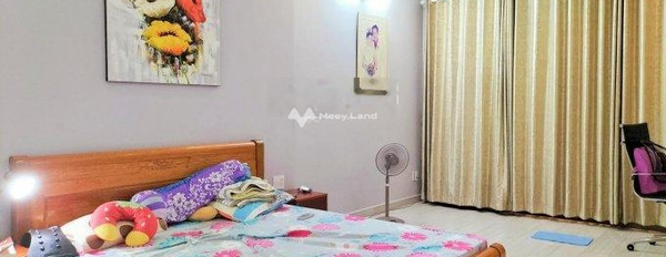 Trong nhà bao gồm 4 phòng ngủ bán nhà bán ngay với giá cạnh tranh từ 10 tỷ có diện tích rộng 60m2 vị trí ngay ở Nguyễn Trọng Lội, Hồ Chí Minh-02