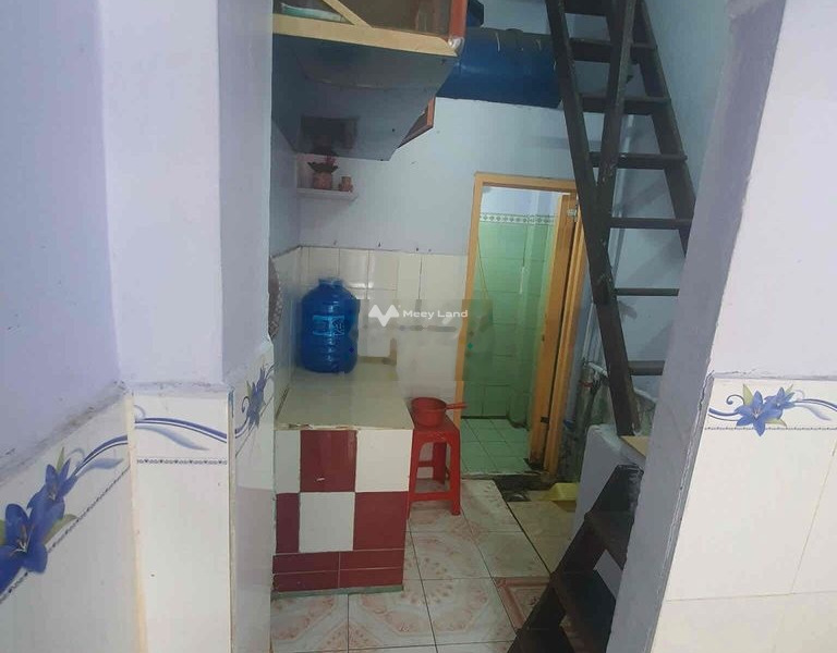 Diện tích như sau 14.3m2, cho thuê nhà ở vị trí đặt tại Trịnh Đình Trọng, Tân Phú, căn nhà gồm có 1 PN, 1 WC gặp để trao đổi-01