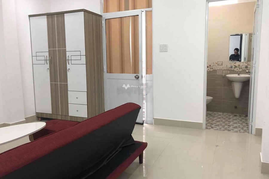 Chung cư 3 phòng ngủ, cho thuê căn hộ vị trí mặt tiền nằm ở Phú Nhuận, Hồ Chí Minh, căn hộ gồm 3 phòng ngủ, 1 WC cực kì sang trọng-01