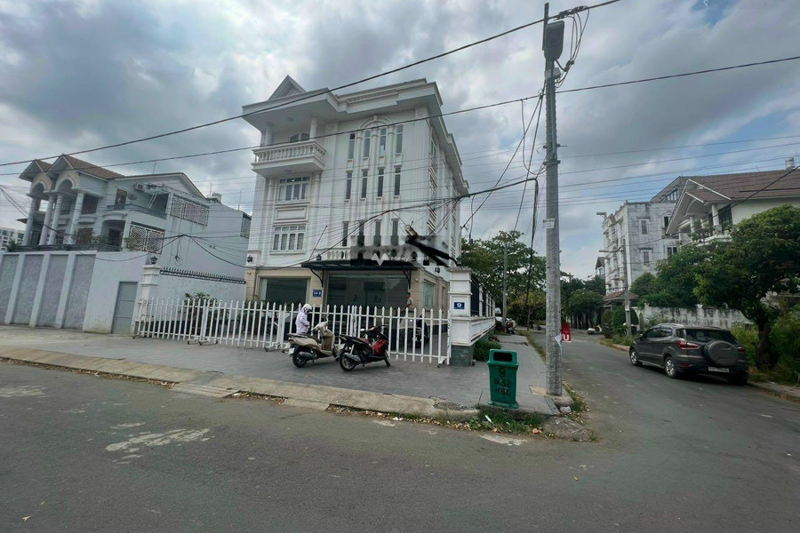 Toà nhà góc hai mặt tiền đường 32 Hiệp Bình Chánh ngay sau Gigamall, Phạm Văn Đồng -01