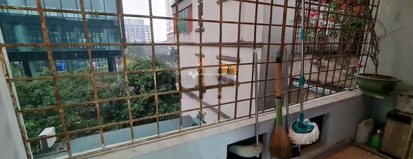 Cho thuê căn hộ tập thể tầng 3,3 ngủ tại Phạm Văn Đồng.Nội thất cơ bản -03