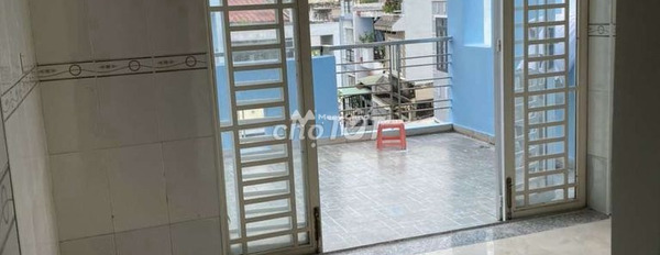 Tổng 4 phòng ngủ cho thuê nhà ở với diện tích chuẩn 100m2 thuê ngay với giá chính chủ 20 triệu/tháng vị trí thuận lợi ngay ở Tân Phú, Hồ Chí Minh-03