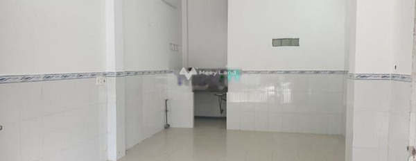 Phòng rộng 50m2 mặt tiền đường, cửa riêng, có thể vừa ở vừa kinh doanh -03