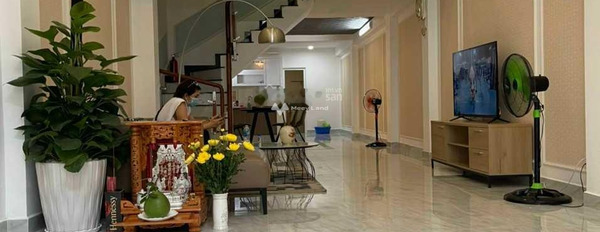 Vị trí tiện lợi ngay tại Phường 2, Phú Nhuận cho thuê nhà thuê ngay với giá mua liền chỉ 26 triệu/tháng, trong nhà tổng quan có tổng 5 PN, 4 WC-03