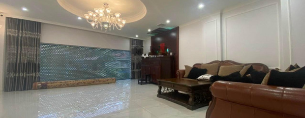Diện tích rộng 86m2 bán nhà vị trí thuận lợi nằm tại Hoàn Kiếm, Hà Nội trong căn này gồm có 5 PN hãy nhấc máy gọi ngay-02