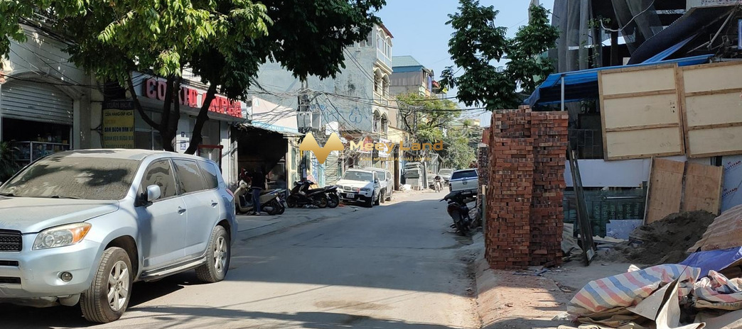 Bán nhà diện tích chuẩn 55m2 vị trí nằm ở Đường Tân Mai, Hà Nội giá bán ngay chỉ 7.3 tỷ nhà này có 2 phòng ngủ, 1 WC