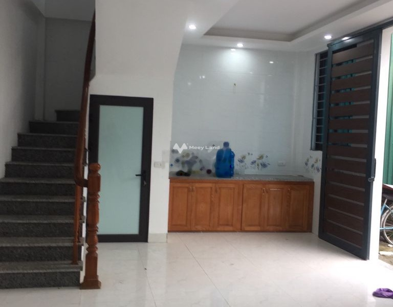 Giá 2.8 tỷ bán nhà diện tích gồm 40m2 nằm ngay Thanh Trì, Hà Nội hướng Tây Bắc tổng quan nhà bao gồm có 4 phòng ngủ, 3 WC cảm ơn đã xem tin-01