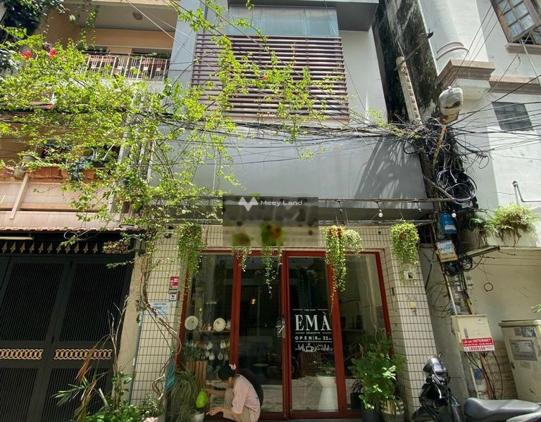 Trong nhà có tổng cộng 2 PN, cho thuê nhà ở có diện tích khoảng 80m2 thuê ngay với giá chỉ từ chỉ 25 triệu/tháng nằm ở Nguyễn Văn Thủ, Quận 1-01