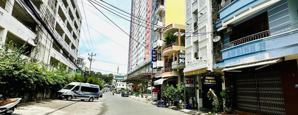 Diện tích 143m2 bán nhà vị trí đặt ở Nguyễn Đình Chiểu, Nha Trang hướng Đông - Nam trong nhà nhìn chung có tổng 15 phòng ngủ 15 WC tin chính chủ-03