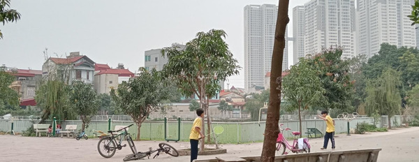Diện tích chuẩn 210m2, bán biệt thự vị trí đặt vị trí ở Phú Lương, Hà Đông, trong nhà nhìn chung gồm 5 PN, 6 WC có chỗ để xe-03