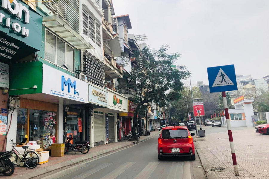 Bán nhà một mặt phố, một mặt ngõ ô tô phố Nguyễn Công Hoan, trung tâm quận Ba Đình, Hà Nội-01