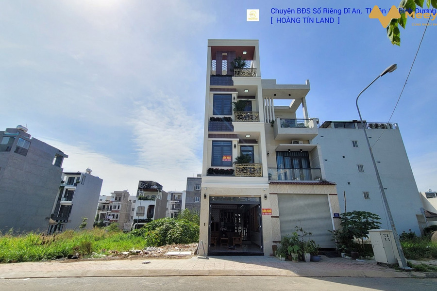 Bán nhà 1 trệt 3 lầu, giá rẻ, full nội thất mặt tiền công viên và chợ khu dân cư Phú Hồng Thịnh 10, Dĩ An-01