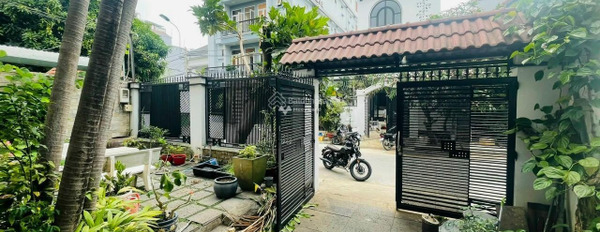 Nhà này có 3 phòng ngủ bán nhà bán ngay với giá đặc biệt từ 30.4 tỷ diện tích gồm 200m2 vị trí mặt tiền tại Bình Thuận, Quận 7-02
