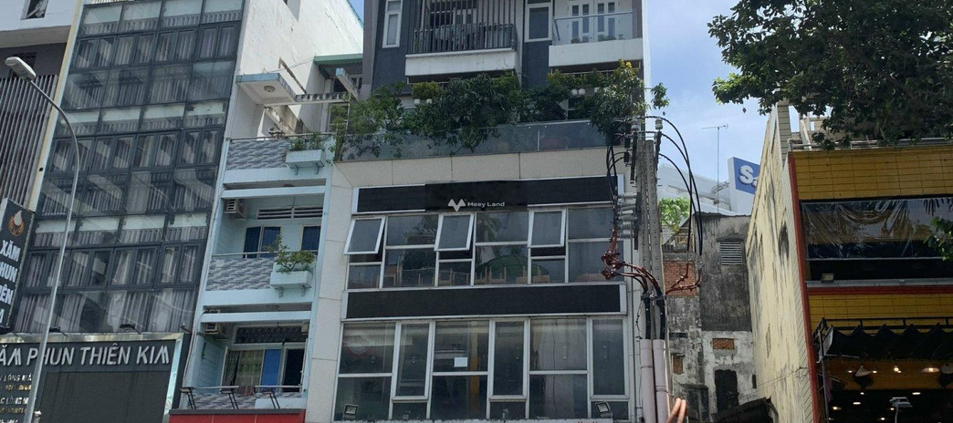 Bán nhà ở diện tích gồm 120m2 bán ngay với giá đề cử chỉ 45 tỷ vị trí mặt tiền nằm ngay Quận 10, Hồ Chí Minh