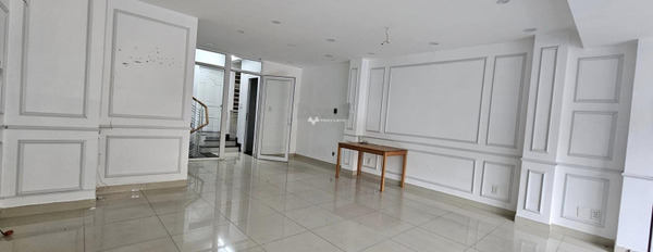 Nhà có tất cả 4 phòng ngủ, cho thuê nhà ở với diện tích chuẩn 180m2 giá thuê hấp dẫn chỉ 48 triệu/tháng vị trí hấp dẫn Đường 47, Hồ Chí Minh-03