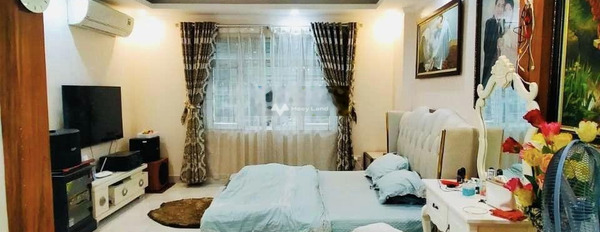 Diện tích gồm 41m2 bán nhà vị trí thuận tiện Phúc Diễn, Bắc Từ Liêm tổng quan nhà này 5 phòng ngủ khách có thiện chí liên hệ ngay-03