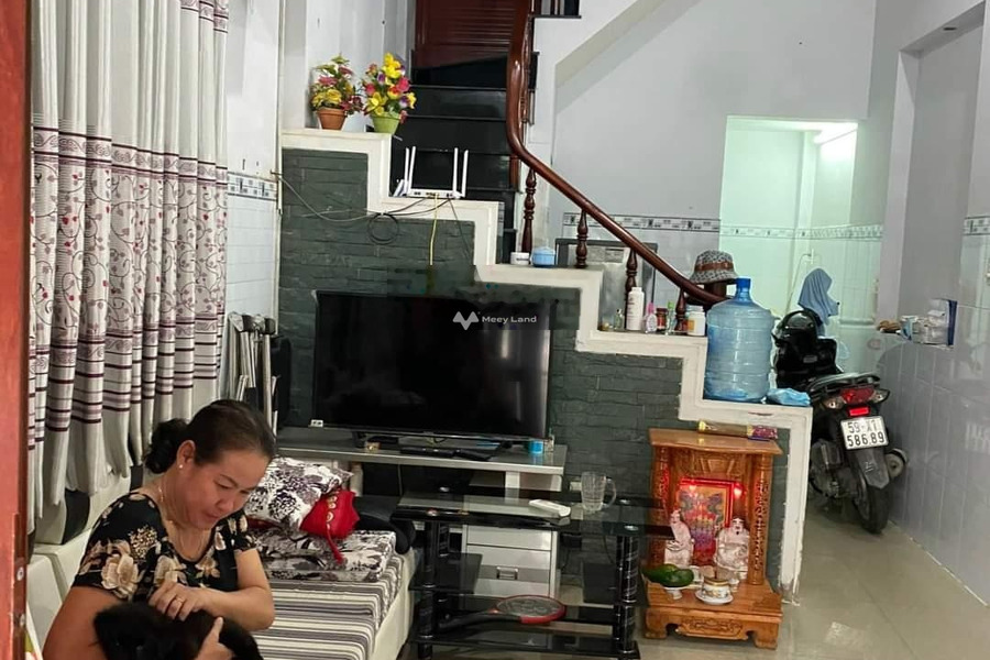 Bán căn nhà mặt tiền tọa lạc ngay Nguyễn Duy Trinh, Quận 9 bán ngay với giá êm 14.5 tỷ có diện tích chung 170m2 liên hệ chính chủ.-01