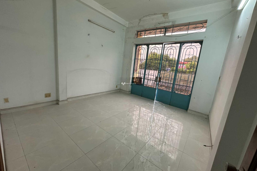 Nhà có 4 PN, cho thuê nhà, giá thuê khủng 26 triệu/tháng có diện tích tiêu chuẩn 84m2 vị trí thuận lợi ngay trên Nguyễn Văn Khối, Hồ Chí Minh-01