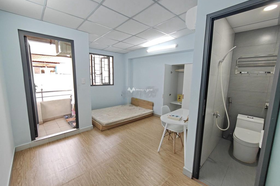 Phòng 20m2,ban công,toilet riêng,máy lạnh,Nguyễn Giản Thanh,Quận 10. -01