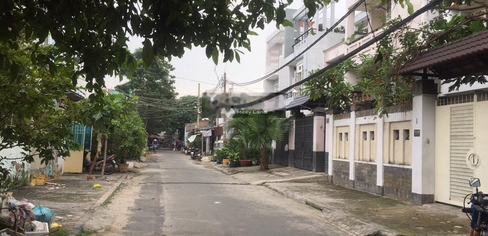 Nằm ở Tân Phú, Hồ Chí Minh, bán nhà, bán ngay với giá hợp lý từ 9 tỷ có diện tích chung là 80m2, căn này gồm 3 phòng ngủ chính chủ đăng tin