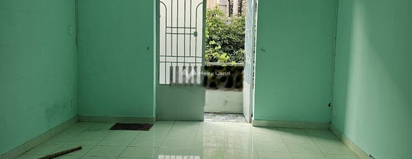 Trong nhà này gồm có 2 phòng ngủ, cho thuê nhà, thuê ngay với giá siêu rẻ 12 triệu/tháng tổng diện tích là 48m2 vị trí đặt tại Tân Bình, Hồ Chí Minh-03