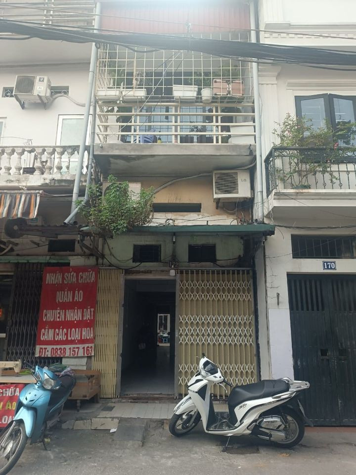 Bán nhà mặt phố quận Hoàn Kiếm thành phố Hà Nội giá 200.0 triệu/m2-0