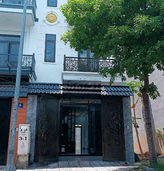 Cho thuê nhà mới tinh, KDC Hoàng Nam 2 Thủ Dầu Một. 4p ngủ, 4wc,.... -01