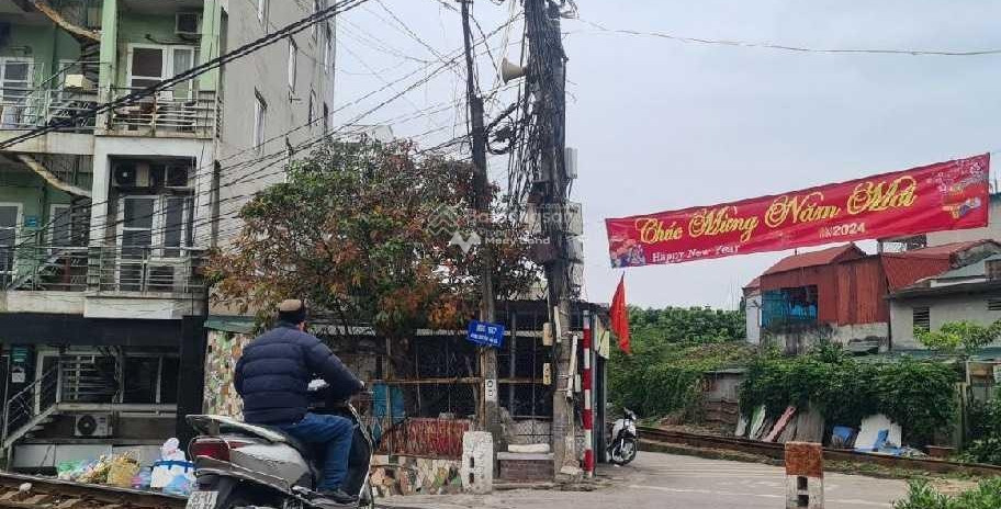 Bán ngay với giá vô cùng rẻ 1.52 tỷ bán nhà có diện tích chính 30m2 Phía trong Đức Giang, Hà Nội vào ở ngay