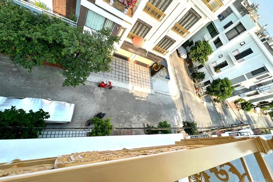 Ngôi nhà bao gồm có 4 phòng ngủ, bán nhà ở có diện tích 73m2 bán ngay với giá quy định chỉ 6.2 tỷ nằm trên Nguyễn Văn Hới, Hải An hướng Tây-01