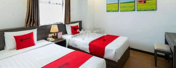 Nhà có 10 phòng ngủ, cho thuê nhà, giá thuê rẻ 70 triệu/tháng diện tích tổng là 420m2 vị trí đẹp nằm ở Đặng Tất, Khánh Hòa-02