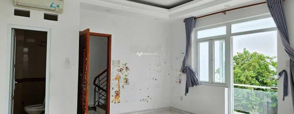 Mặt tiền tọa lạc tại Nguyễn Văn Đậu, Bình Thạnh cho thuê nhà giá thuê khuyến mãi 25 triệu/tháng, trong căn này có 4 phòng ngủ-02