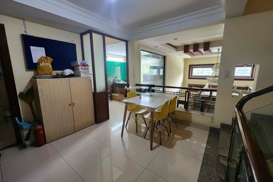 Nằm tại Nguyễn Văn Bá, Thủ Đức, cho thuê nhà, giá nhỉnh 22 triệu/tháng diện tích là 128m2, trong căn này thì gồm 5 PN nhà kiên cố-01