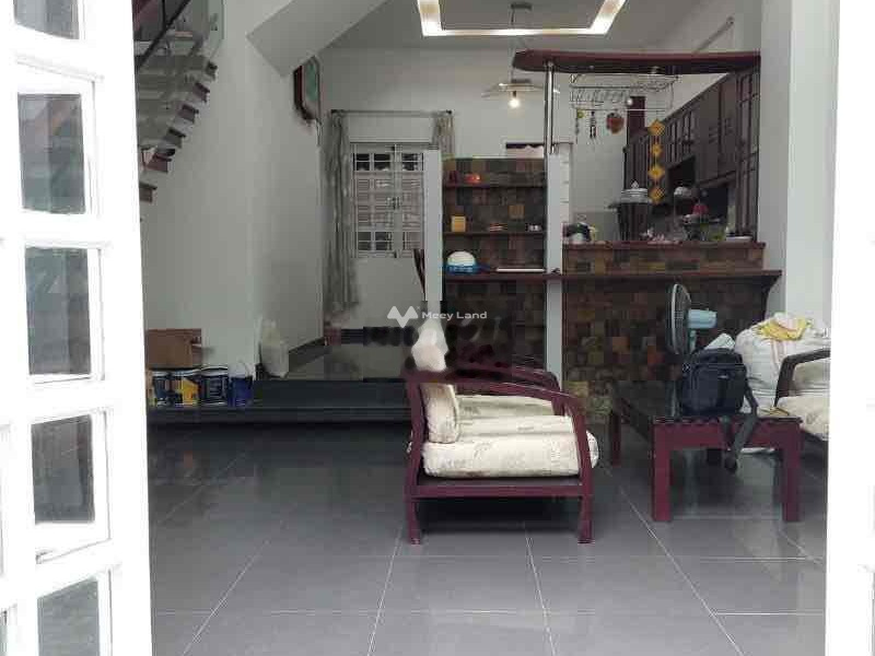 Cho thuê nhà với tổng diện tích 55m2 vị trí mặt tiền nằm tại Phường 3, Tân Bình thuê ngay với giá mềm từ 15 triệu/tháng, căn nhà này 3 PN, 4 WC-01