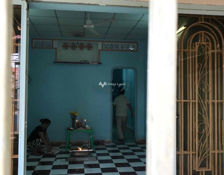 Vị trí đẹp ngay tại Bùi Hữu Nghĩa, Biên Hòa cho thuê nhà thuê ngay với giá cực rẻ từ 4 triệu/tháng, trong căn này gồm có 3 phòng ngủ, 1 WC-01
