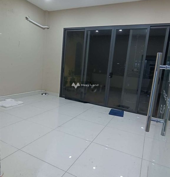 Diện tích sàn là 120m2, cho thuê nhà ở vị trí đặt tọa lạc ở Phường 17, Hồ Chí Minh giá ưu đãi-01