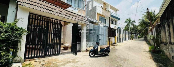 Nhà này gồm có 2 PN bán nhà giá bán cực rẻ chỉ 680 triệu có diện tích gồm 80m2 vị trí đặt tại trung tâm Nguyễn Hữu Trí, Bình Chánh-02