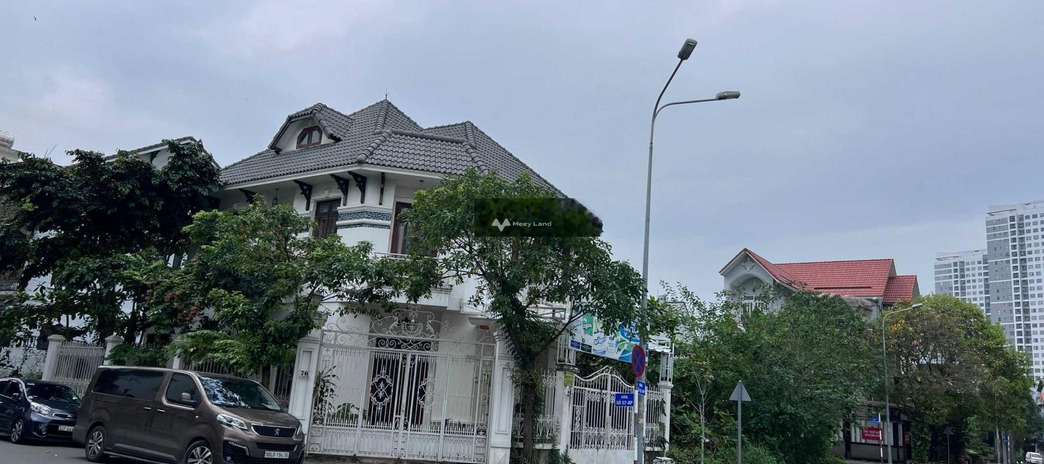 Hướng Tây, bán nhà có diện tích chung là 66m2 vị trí mặt tiền nằm trên Vành Đai, Hồ Chí Minh giá bán cực êm 13.3 tỷ tổng quan nhà này có 5 PN, 5 WC