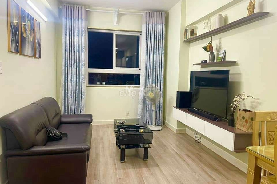 Bán chung cư tọa lạc ngay trên Quận 12, Hồ Chí Minh, tổng quan bên trong ngôi căn hộ 2 phòng ngủ, 2 WC ban công view đẹp-01