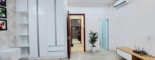Cho thuê nhà vị trí thuận lợi nằm ở Phường 1, Tân Bình, giá thuê cạnh tranh 26 triệu/tháng có diện tích tiêu chuẩn 72m2, nhà này có tổng 6 PN-03