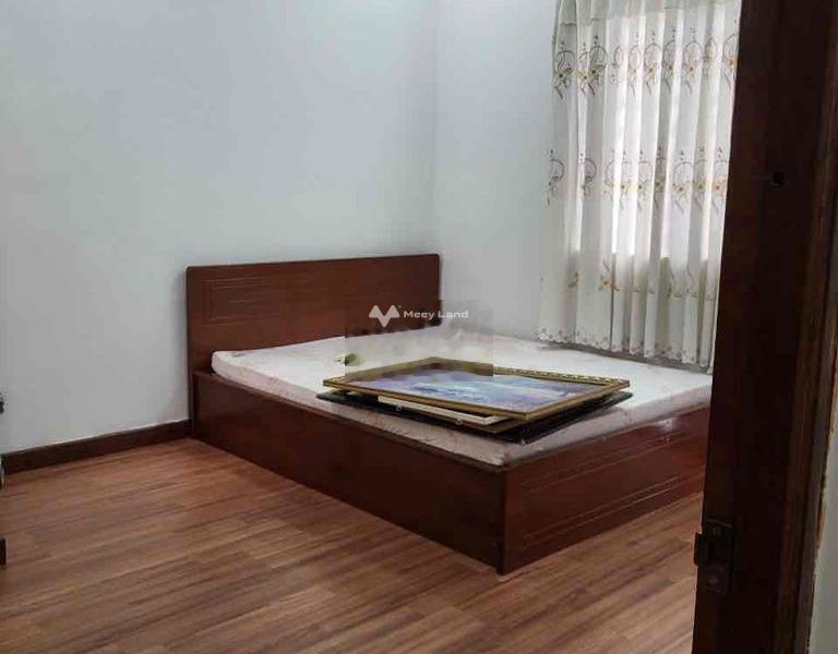 Nhà gồm 3 phòng ngủ, cho thuê nhà, giá thuê giao động 13 triệu/tháng diện tích tổng 100m2 Phía trong Hiệp Bình, Hồ Chí Minh-01